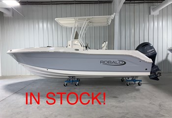 2023 Robalo R200 Alloy Gray/White Boat